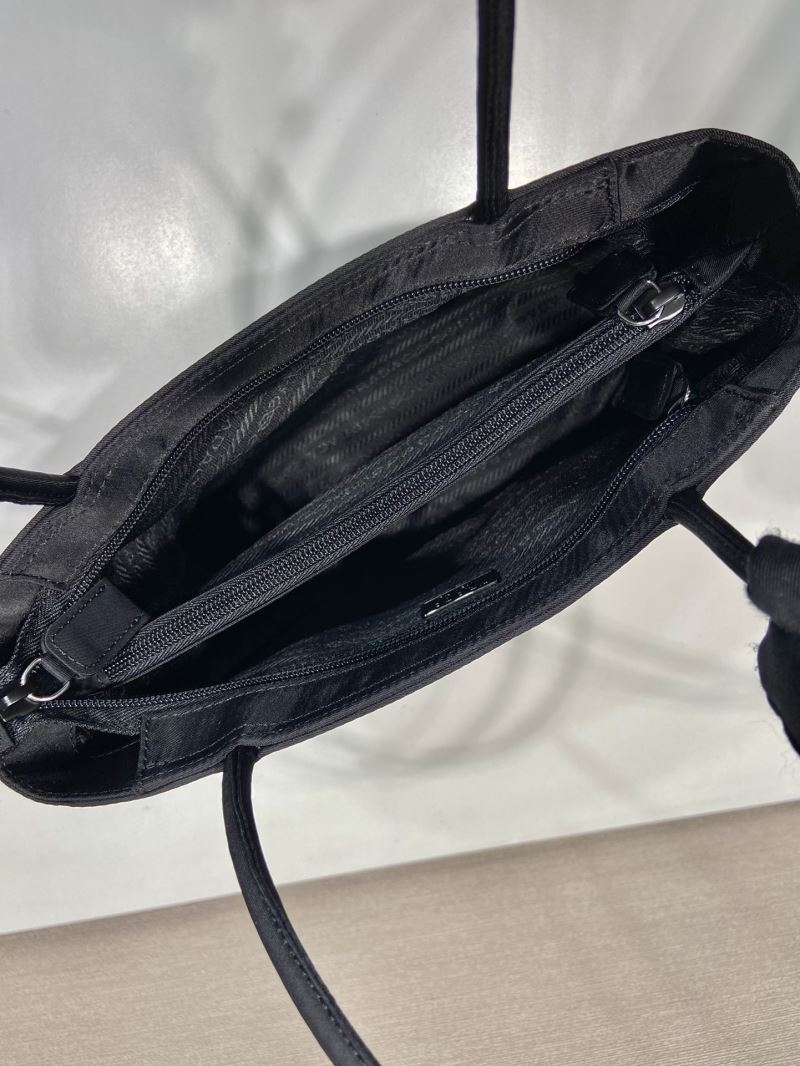 Pra*a tote bags